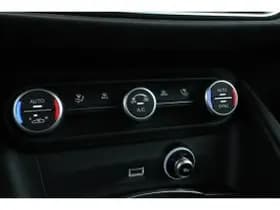 Alfa Romeo Stelvio thumbnail 60