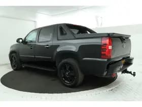 Chevrolet Avalanche thumbnail 2