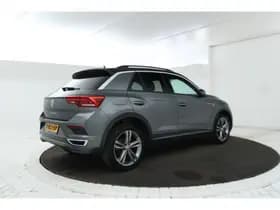 Volkswagen T-Roc thumbnail 2