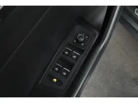 Volkswagen T-Roc thumbnail 13