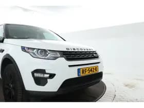 Land Rover Discovery Sport thumbnail 5