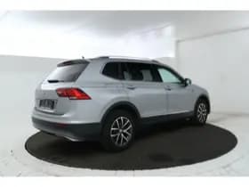 Volkswagen Tiguan thumbnail 2
