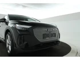 Audi Q4 e-tron thumbnail 5