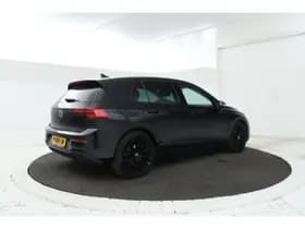 Volkswagen Golf thumbnail 2