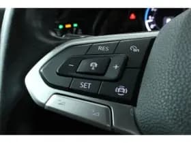 Volkswagen Golf thumbnail 49