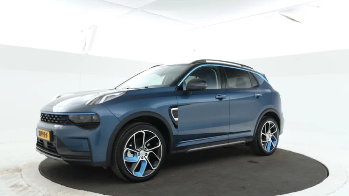 Lynk & Co 01 — foto 1