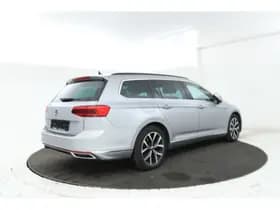 Volkswagen Passat thumbnail 3