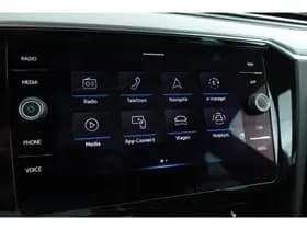 Volkswagen Passat thumbnail 32