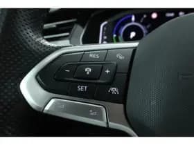 Volkswagen Passat thumbnail 64