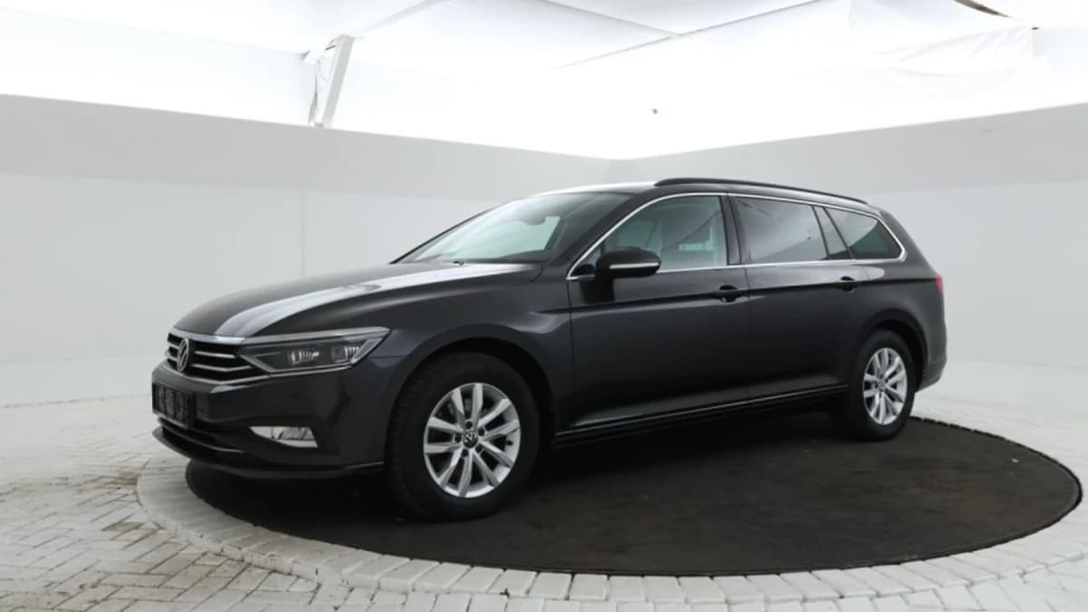 Volkswagen Passat — foto 1