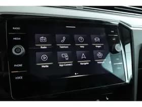 Volkswagen Passat thumbnail 25