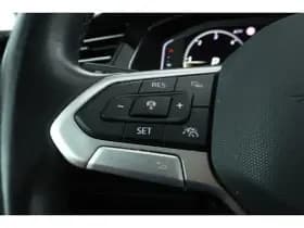 Volkswagen Passat thumbnail 58
