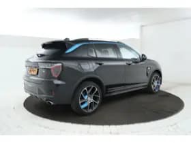 Lynk & Co 01 thumbnail 3