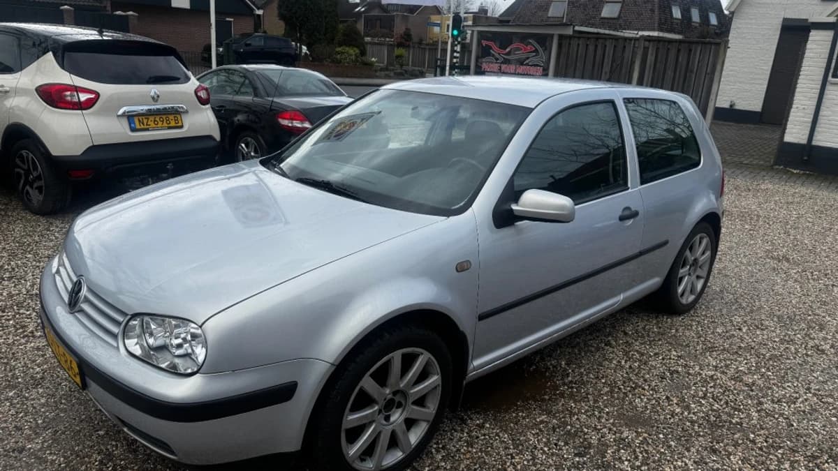 Volkswagen Golf — foto 1