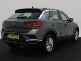 Volkswagen T-Roc thumbnail 2