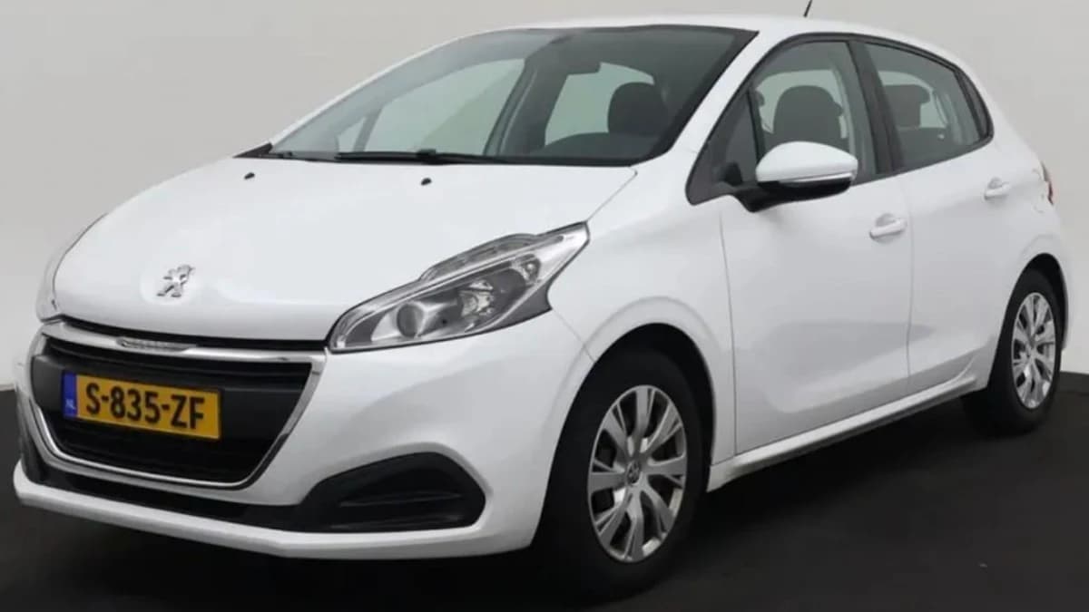 Peugeot 208 — foto 1