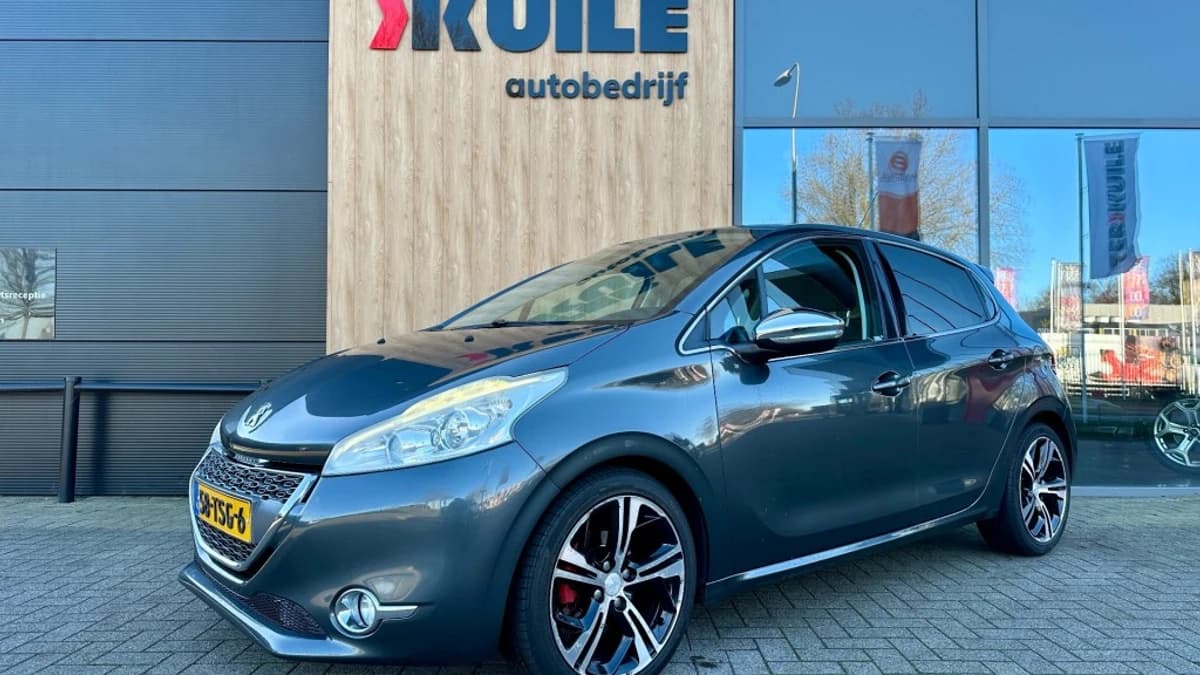 Peugeot 208 — foto 1