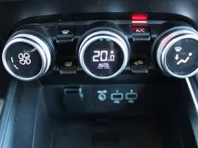 Renault Clio thumbnail 25