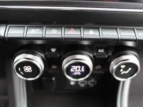 Renault Captur thumbnail 33