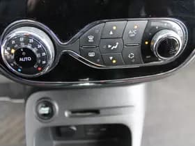 Renault Captur thumbnail 26