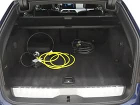 BMW 5 Serie Touring 520e M Sport Shadow thumbnail 42