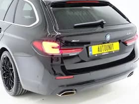 BMW 5 Serie Touring 530e xDrive Full Black thumbnail 14