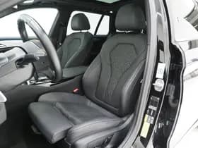 BMW 5 Serie Touring 530e xDrive Full Black thumbnail 4