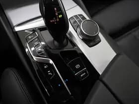 BMW 5 Serie Touring 530e xDrive Full Black thumbnail 32