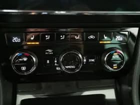 Škoda Superb Combi 1.4 TSI iV Laurin & Klement thumbnail 35