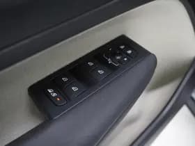 Volvo XC40 1.5 T5 Plug-in hybrid Ultimate Dark thumbnail 21