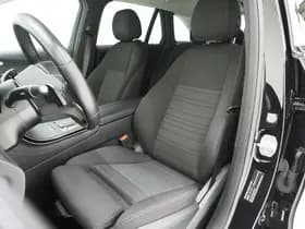 Mercedes-Benz GLC 300e 4MATIC Night Black thumbnail 4