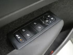 Volvo XC40 1.5 T5 Plug-in hybrid Ultimate Dark thumbnail 21