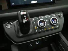 Land Rover Defender thumbnail 35
