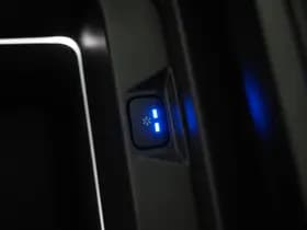 Land Rover Defender thumbnail 37