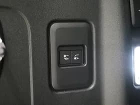 Land Rover Defender thumbnail 43