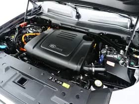 Land Rover Defender thumbnail 7