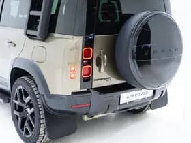 Land Rover Defender 110 2.0 P400e Urban thumbnail 14
