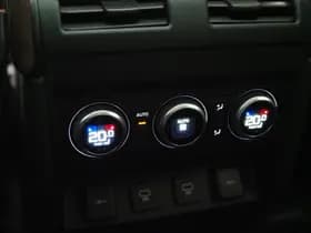 Land Rover Defender 110 2.0 P400e Urban thumbnail 40