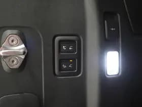 Land Rover Defender 110 2.0 P400e Urban thumbnail 44