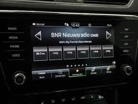 Škoda Superb Combi 1.4 TSI iV Sportline thumbnail 27