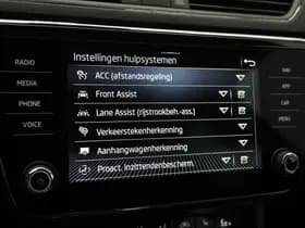 Škoda Superb Combi 1.4 TSI iV Sportline thumbnail 30