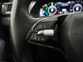 Škoda Superb Combi 1.4 TSI iV 218PK thumbnail 23