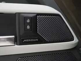 Land Rover Defender 110 2.0 P400e SE thumbnail 21