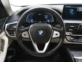 BMW 5 Serie Touring 530e xDrive Shadow thumbnail 38