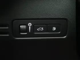 Volvo XC40 1.5 T5 Recharge R-Design Full Black thumbnail 21