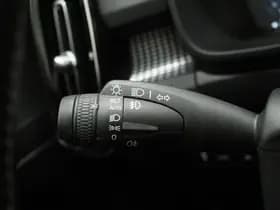 Volvo XC40 1.5 T5 Recharge R-Design Full Black thumbnail 22