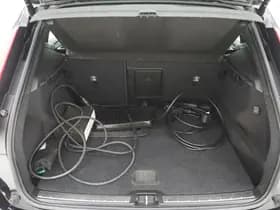 Volvo XC40 1.5 T5 Recharge R-Design Full Black thumbnail 38