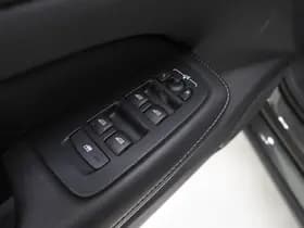 Volvo V60 2.0 T6 Recharge AWD R-Design thumbnail 21