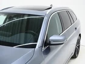 BMW 5 Serie Touring 530e Luxury thumbnail 13