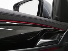 BMW 5 Serie Touring 530e Luxury thumbnail 18